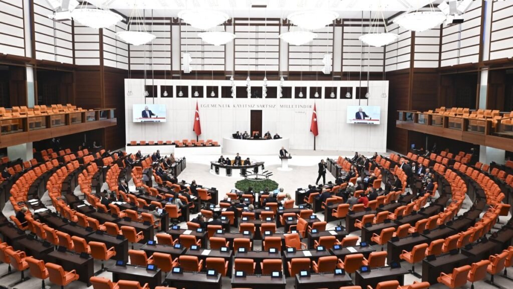 Turkish lawmakers propose coordination, measures to protect children