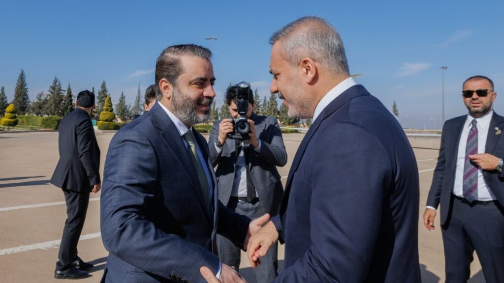 Turkish ministers visit Syria for ties, over YPG deal