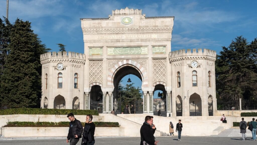 Türkiye considers 3-year degree model in higher education reform Türkiye considers 3-year degree model in higher education reform