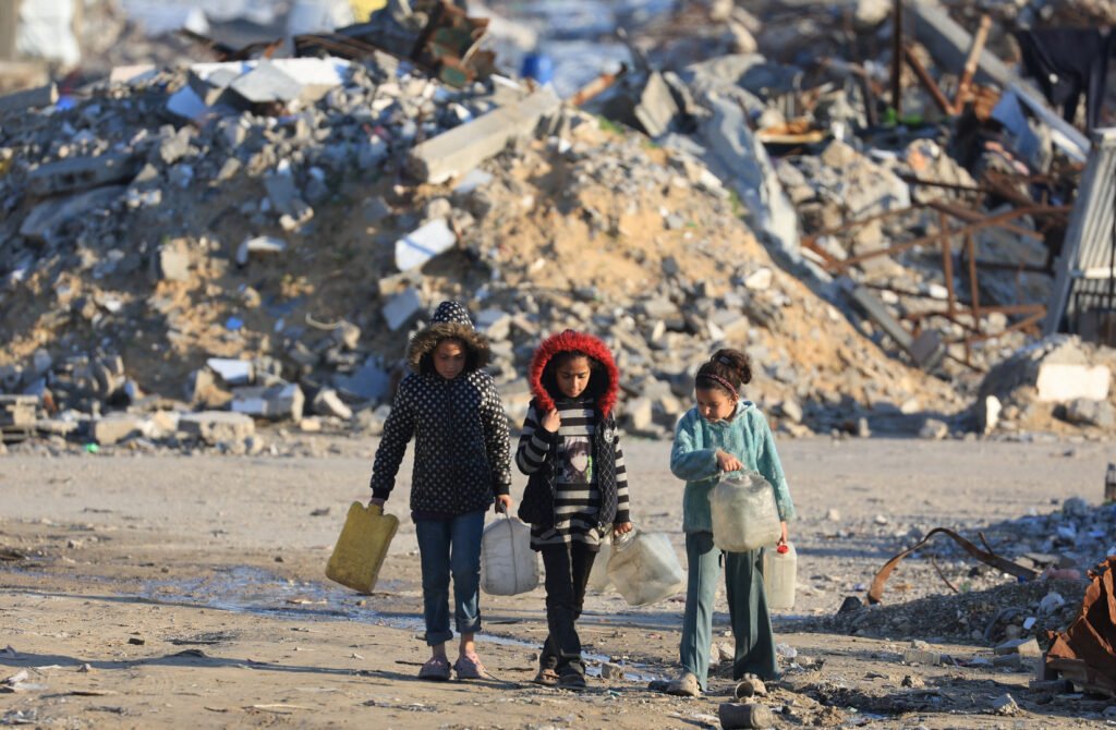 Gaza buried under millions of tonnes of rubble | Gaza