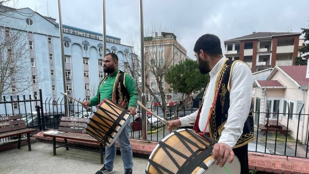 Istanbul preserves Ottoman-era Ramadan drumming across city