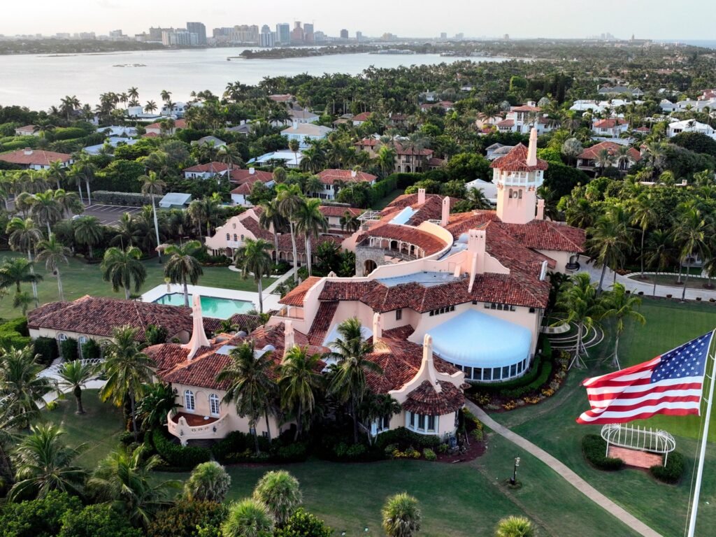 Man killed after entering perimeter of Trump’s Mar-a-Lago resort | Donald Trump News