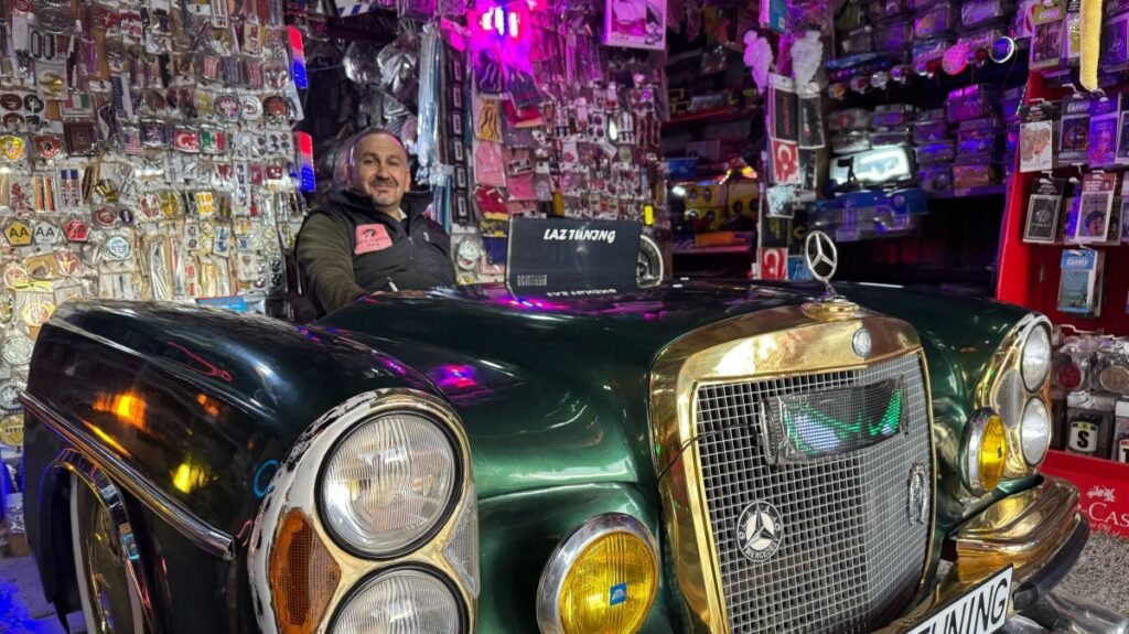 Turkish auto specialist turns scrapped 1967 Mercedes into desk Turkish auto specialist turns scrapped 1967 Mercedes into desk