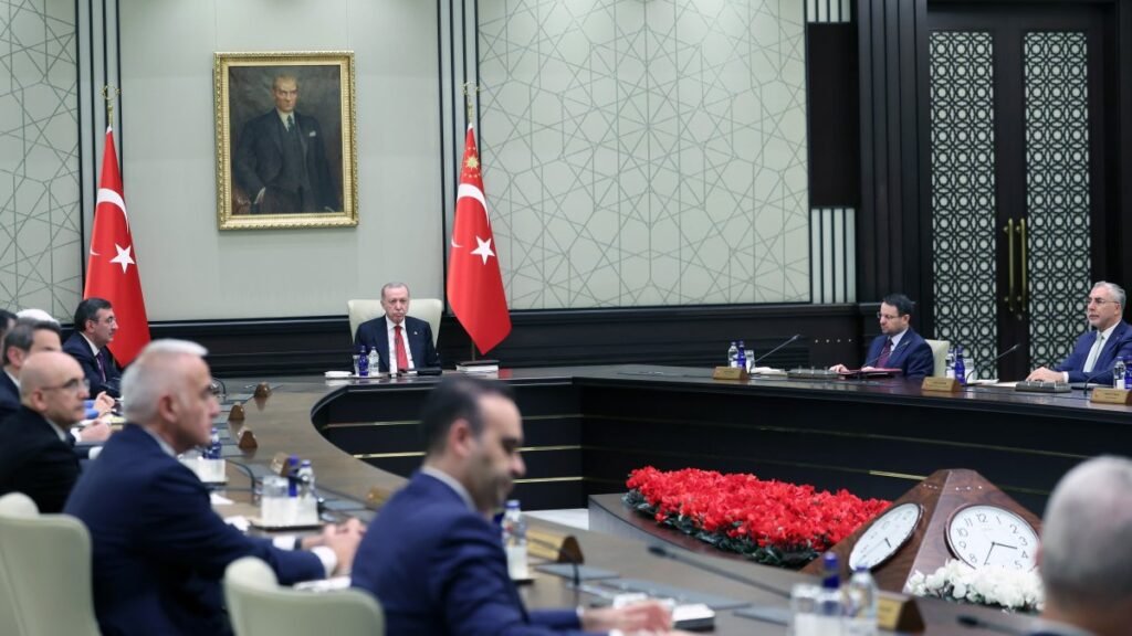 Turkish Cabinet convenes to discuss war, economy