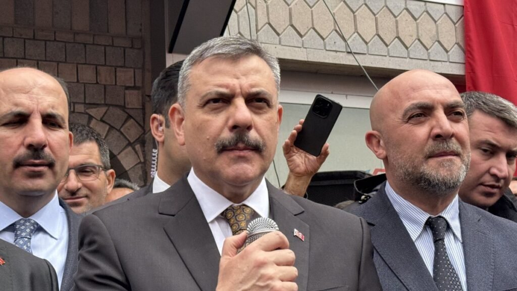 Turkish interior minister vows relentless fight against gangs