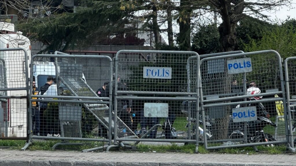 Detentions rise to 11 in Istanbul police attack probe Detentions rise to 11 in Istanbul police attack probe