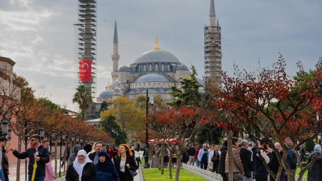 Istanbul essentials: Advice for safe shopping, street interactions