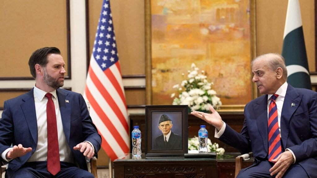 Turkish FM discusses Iran cease-fire with US, Pakistani officials