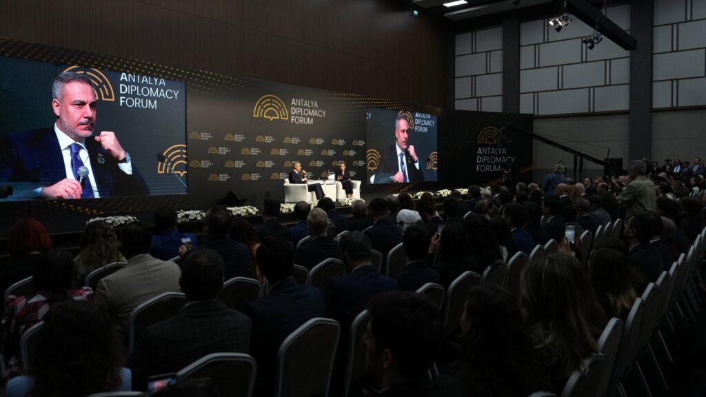 Turkish FM warns against Greek-Israel alliance