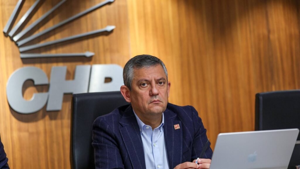 Turkish main opposition mired in internal disputes, election debate