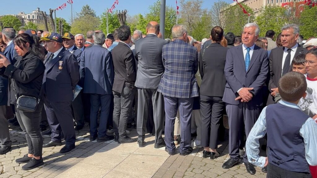 Turkish opposition CHP protests children on their day