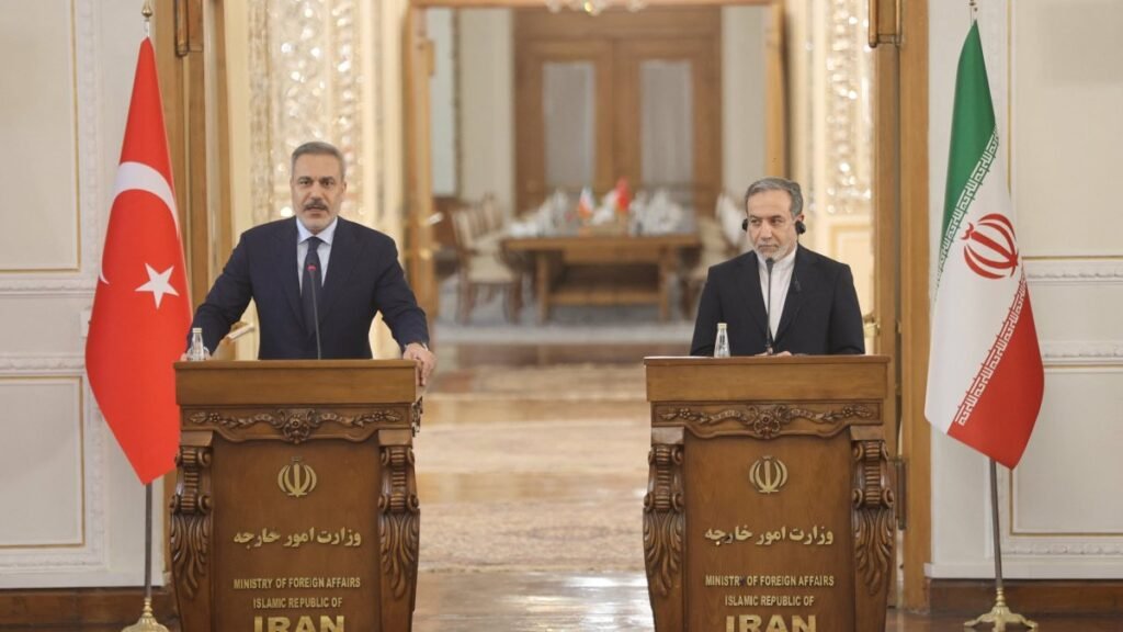 FM Fidan, Iranian counterpart Araghchi discuss Iran-US talks